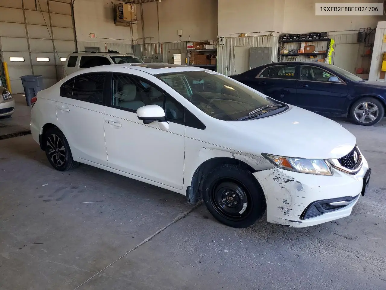 2015 HONDA CIVIC VIN 19XFB2F88FE024706 — фото 4