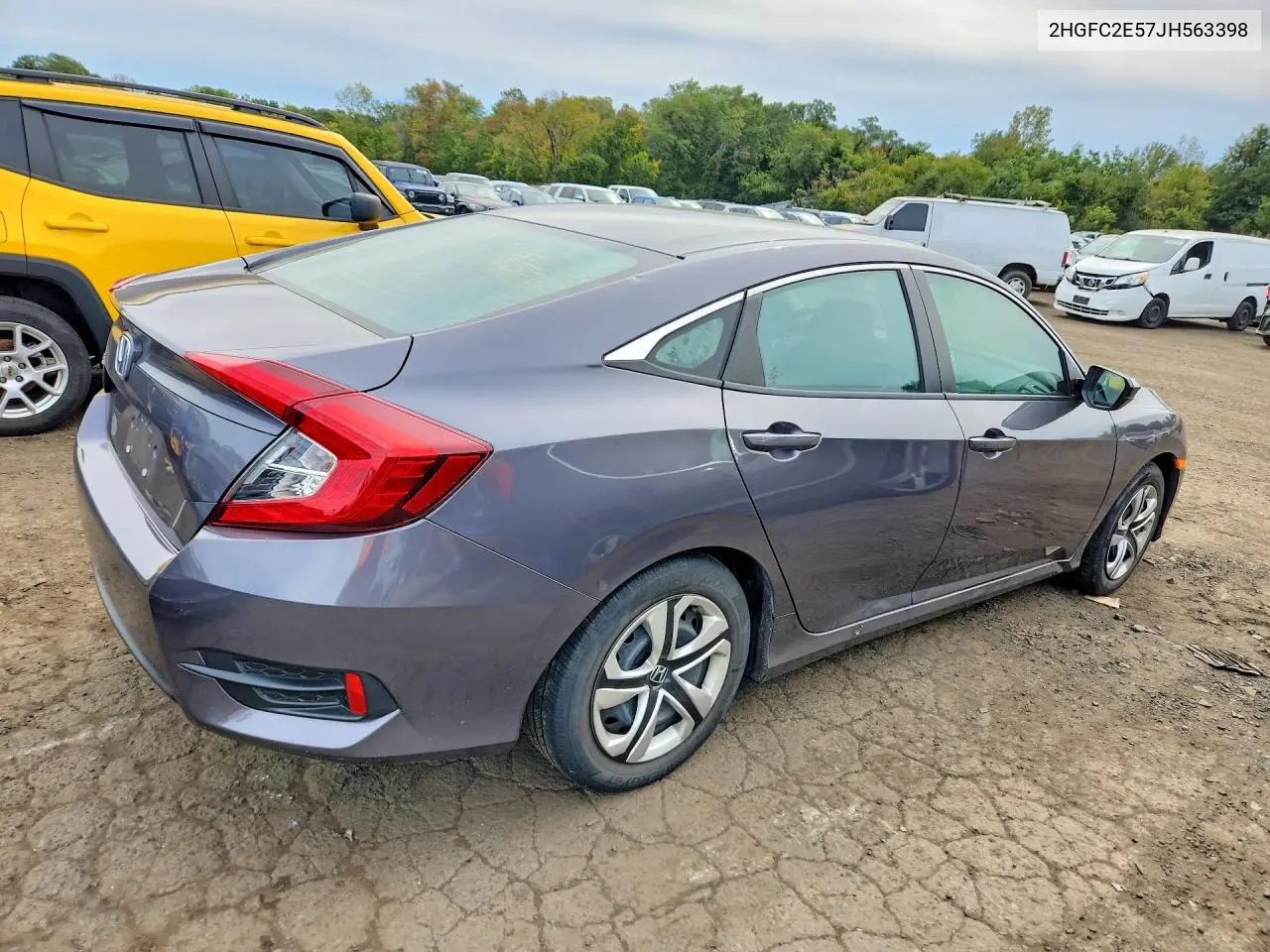 2018 HONDA CIVIC VIN 2HGFC2E57JH563398 — фото 3