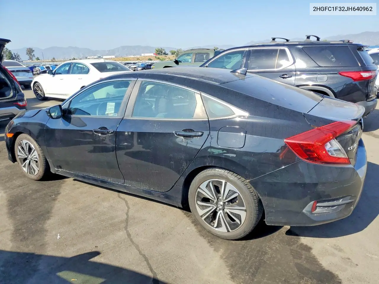 2018 HONDA CIVIC VIN 2HGFC1F32JH640962 — фото 2