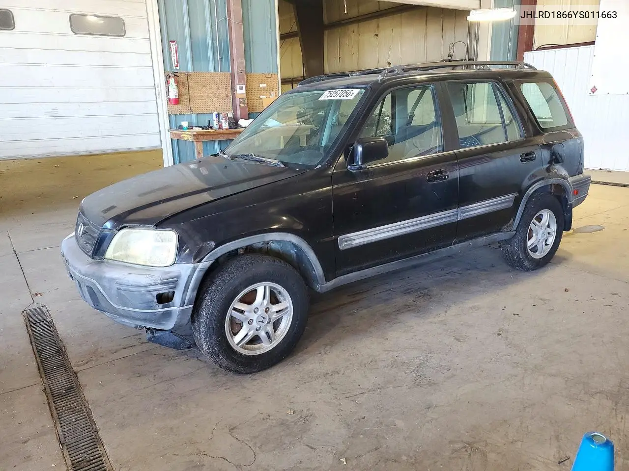 HONDA CR-V 2000, VIN JHLRD1866YS011663