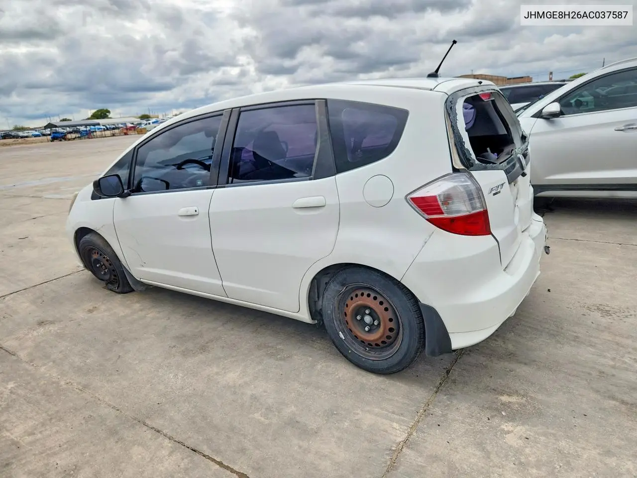 2010 HONDA FIT VIN JHMGE8H26AC037587 — фото 2