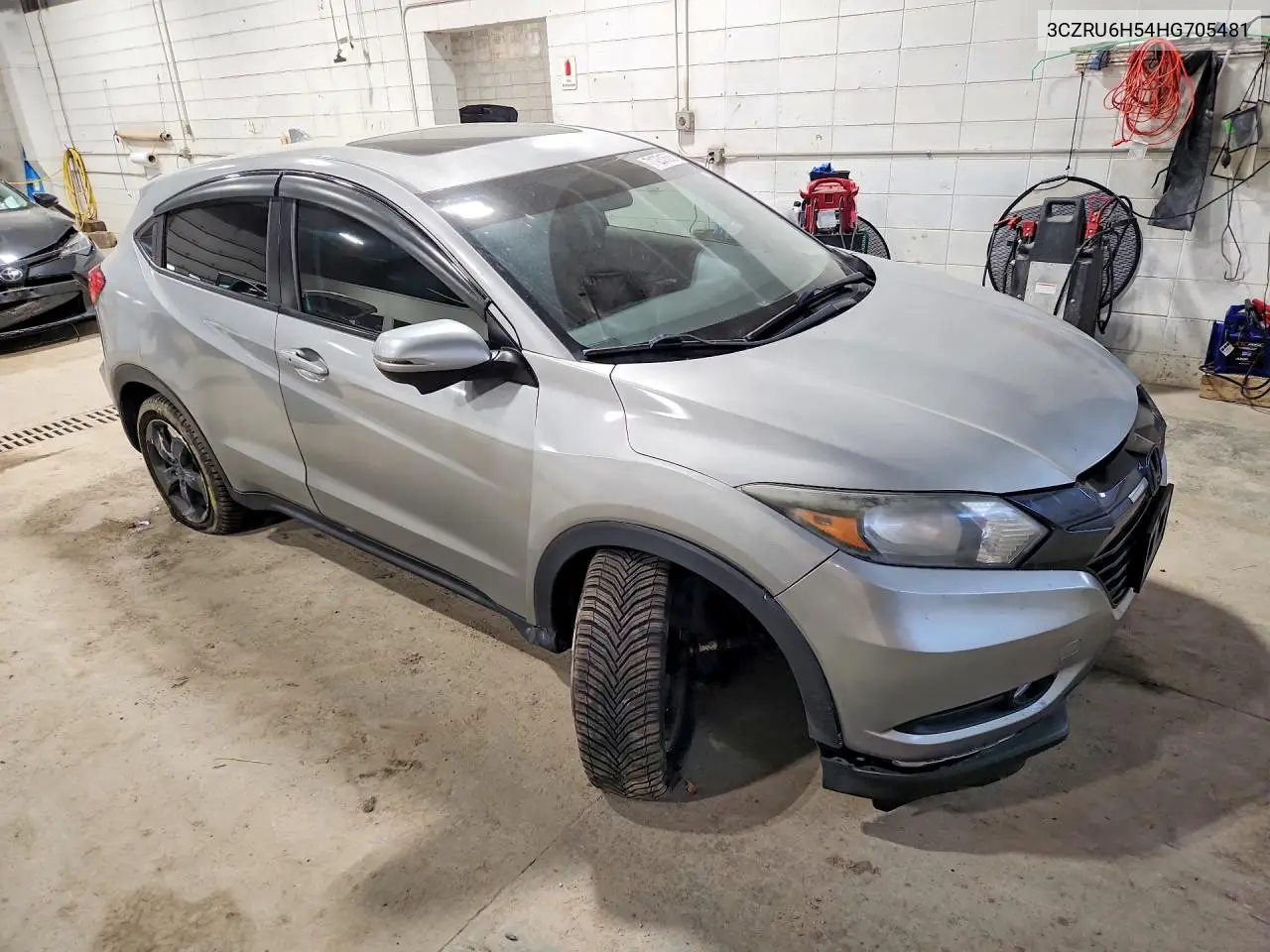 2017 HONDA HR-V VIN 3CZRU6H54HG705481 — фото 4