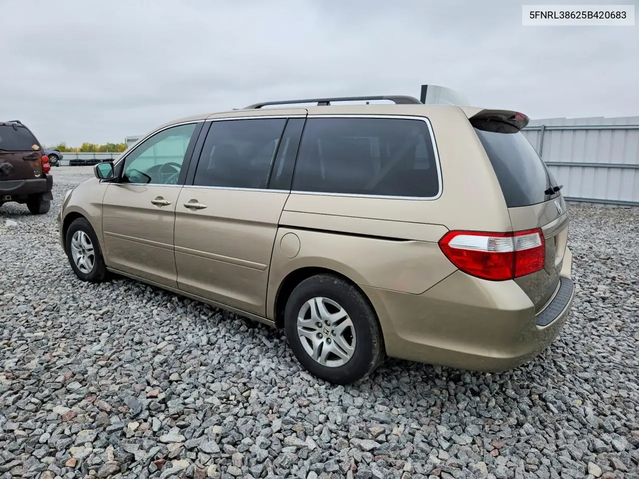 2005 HONDA ODYSSEY VIN 5FNRL38625B420683 — фото 2