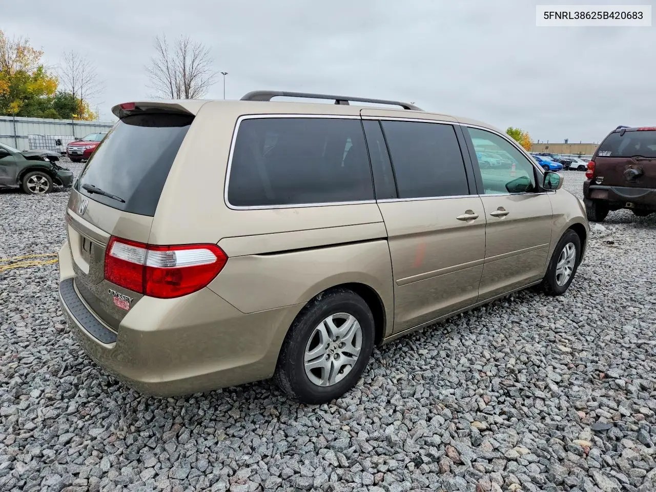 2005 HONDA ODYSSEY VIN 5FNRL38625B420683 — фото 3