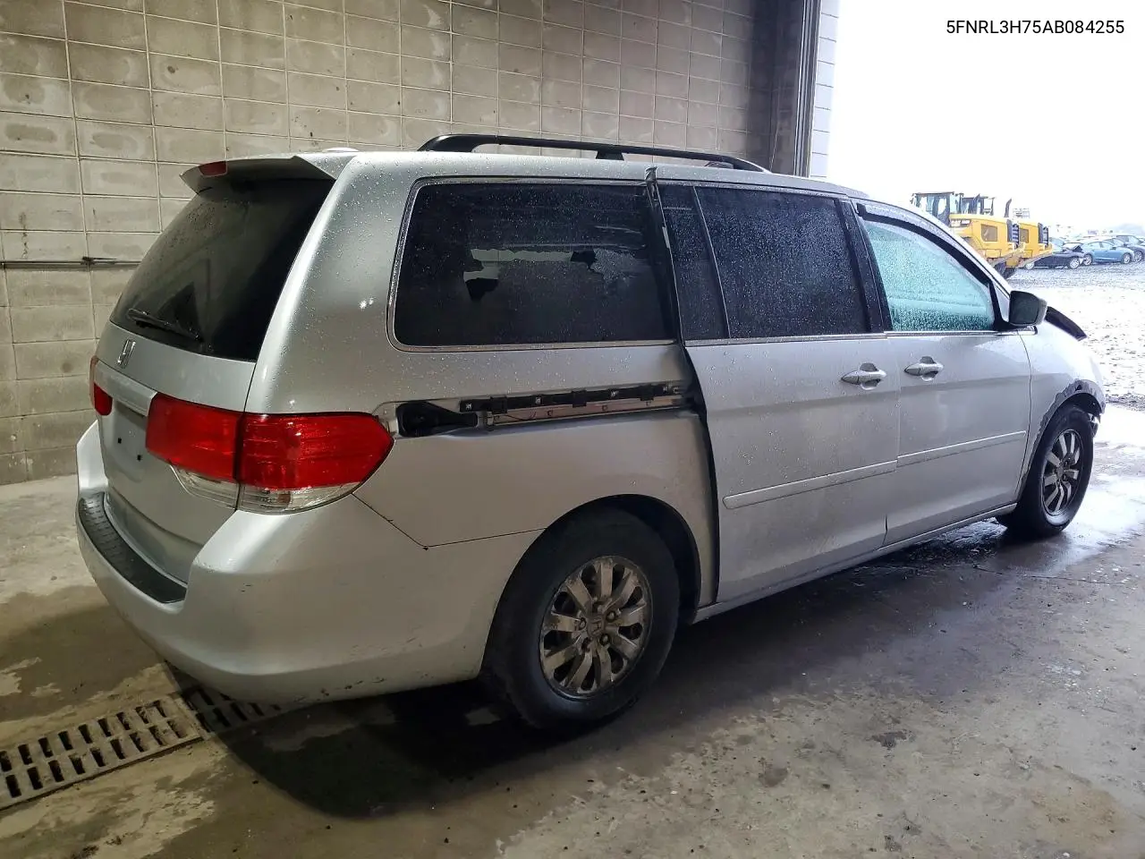 2010 HONDA ODYSSEY VIN 5FNRL3H75AB084255 — фото 3