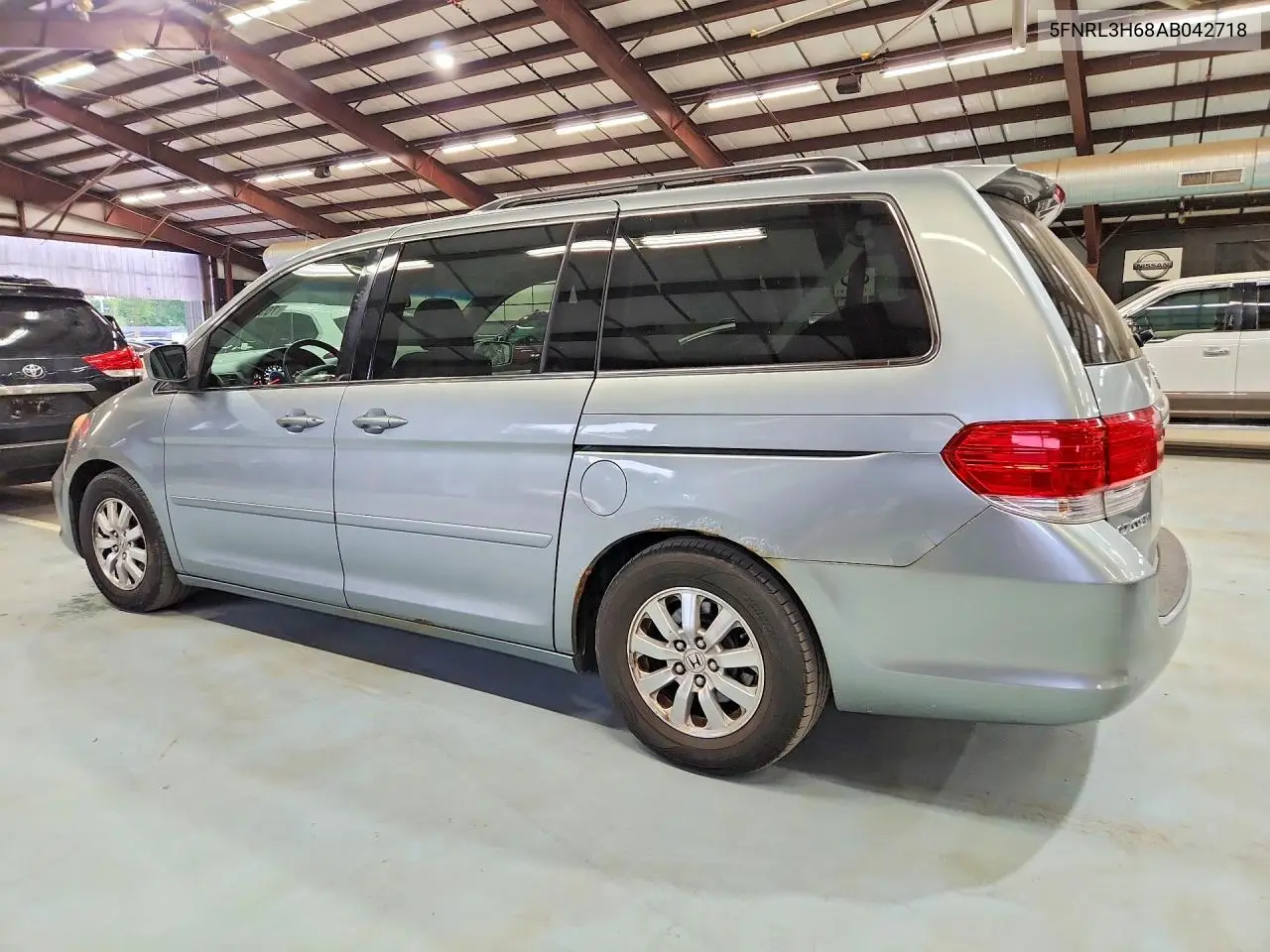 2010 HONDA ODYSSEY VIN 5FNRL3H68AB042718 — фото 2