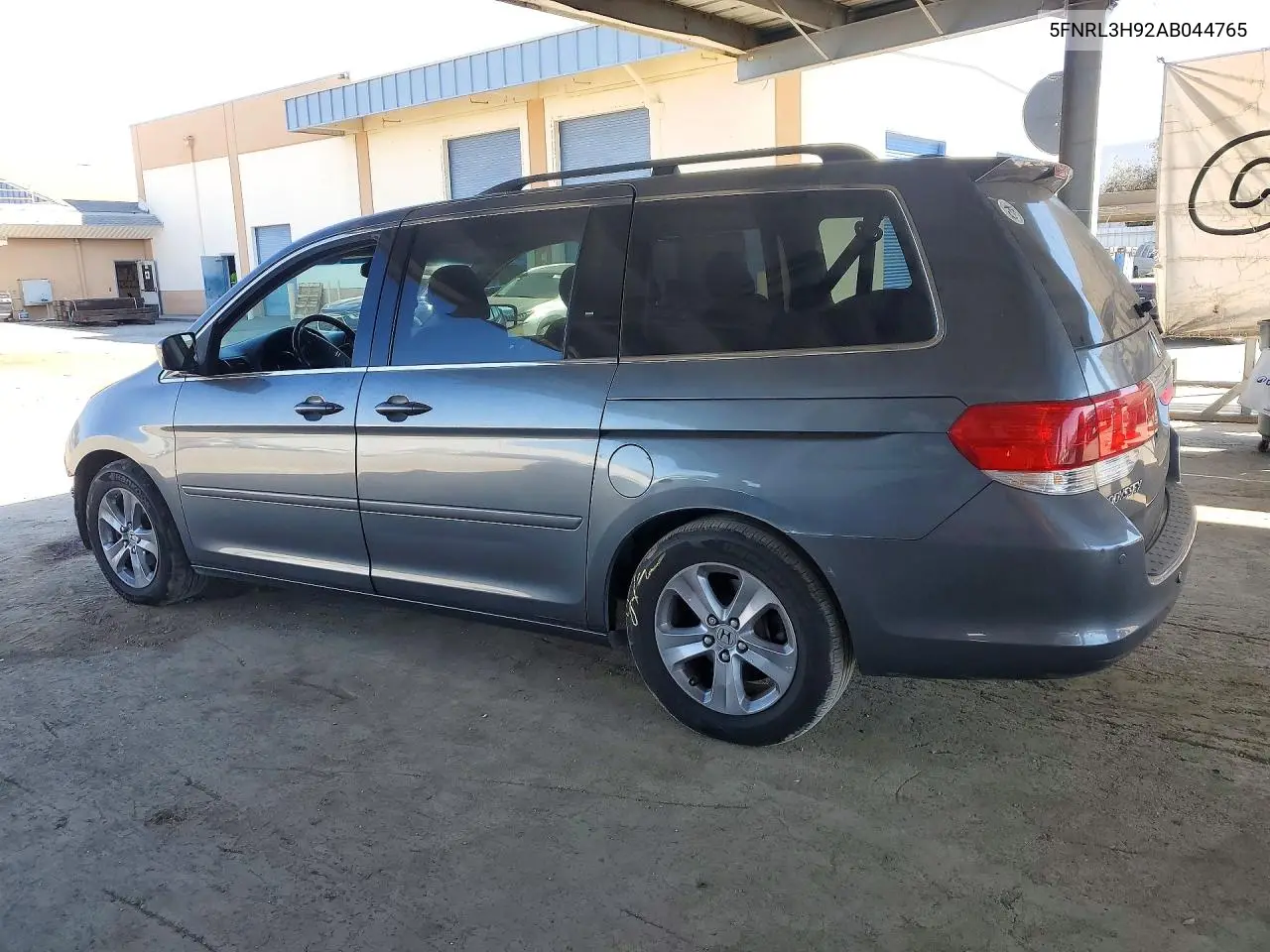 2010 HONDA ODYSSEY VIN 5FNRL3H92AB044765 — фото 2