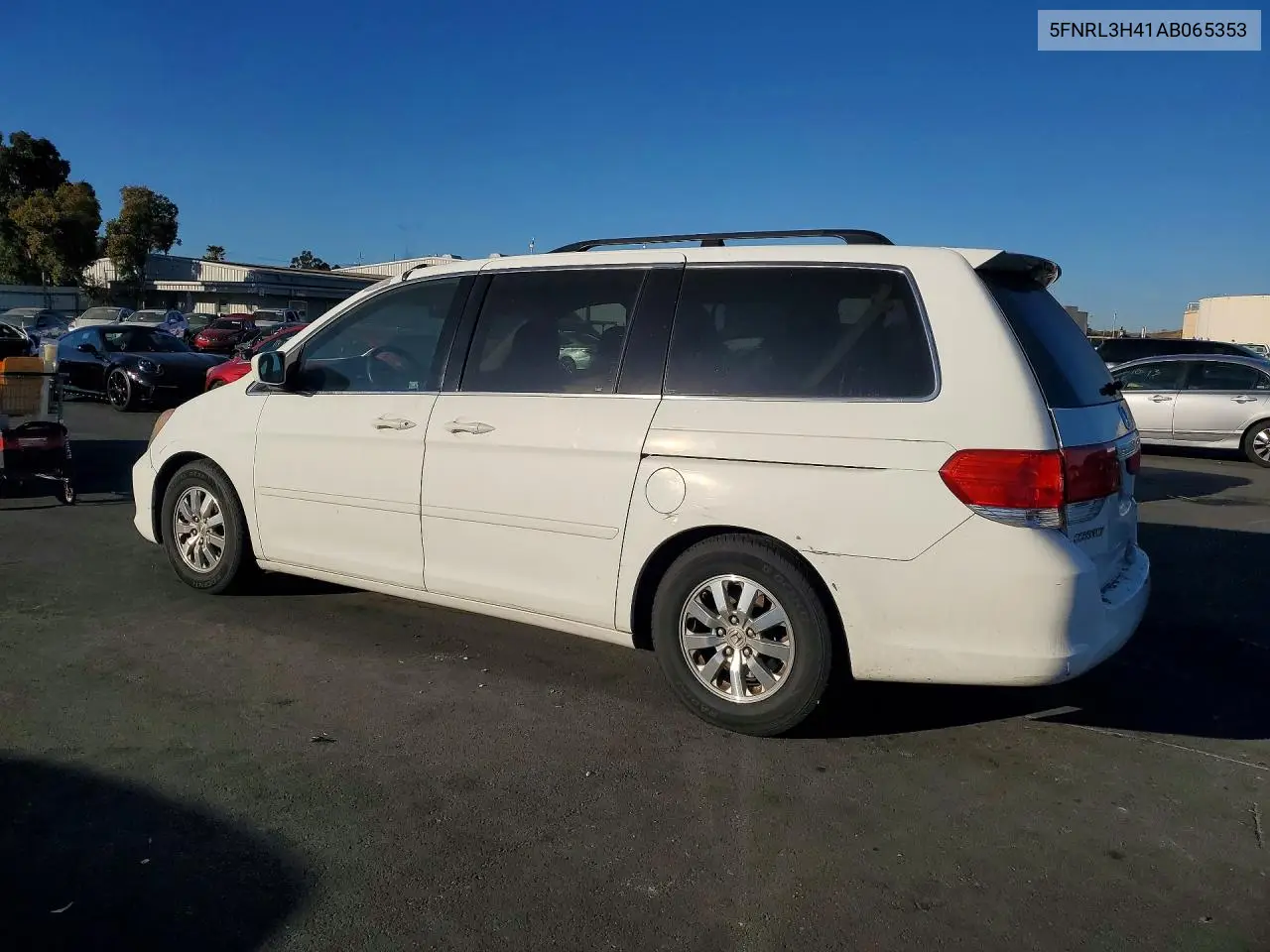 2010 HONDA ODYSSEY VIN 5FNRL3H41AB065353 — фото 2