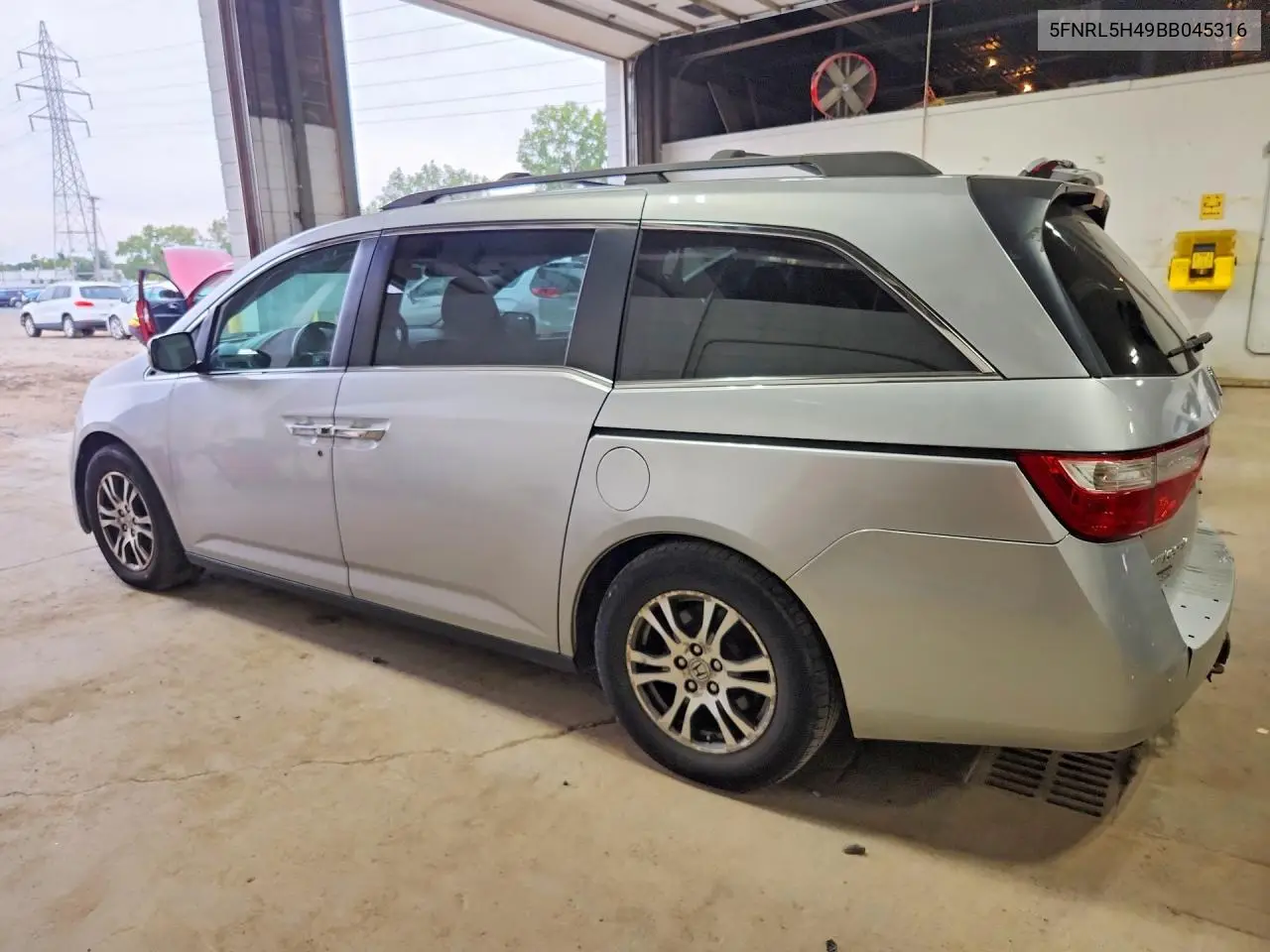 2011 HONDA ODYSSEY VIN 5FNRL5H49BB045316 — фото 2