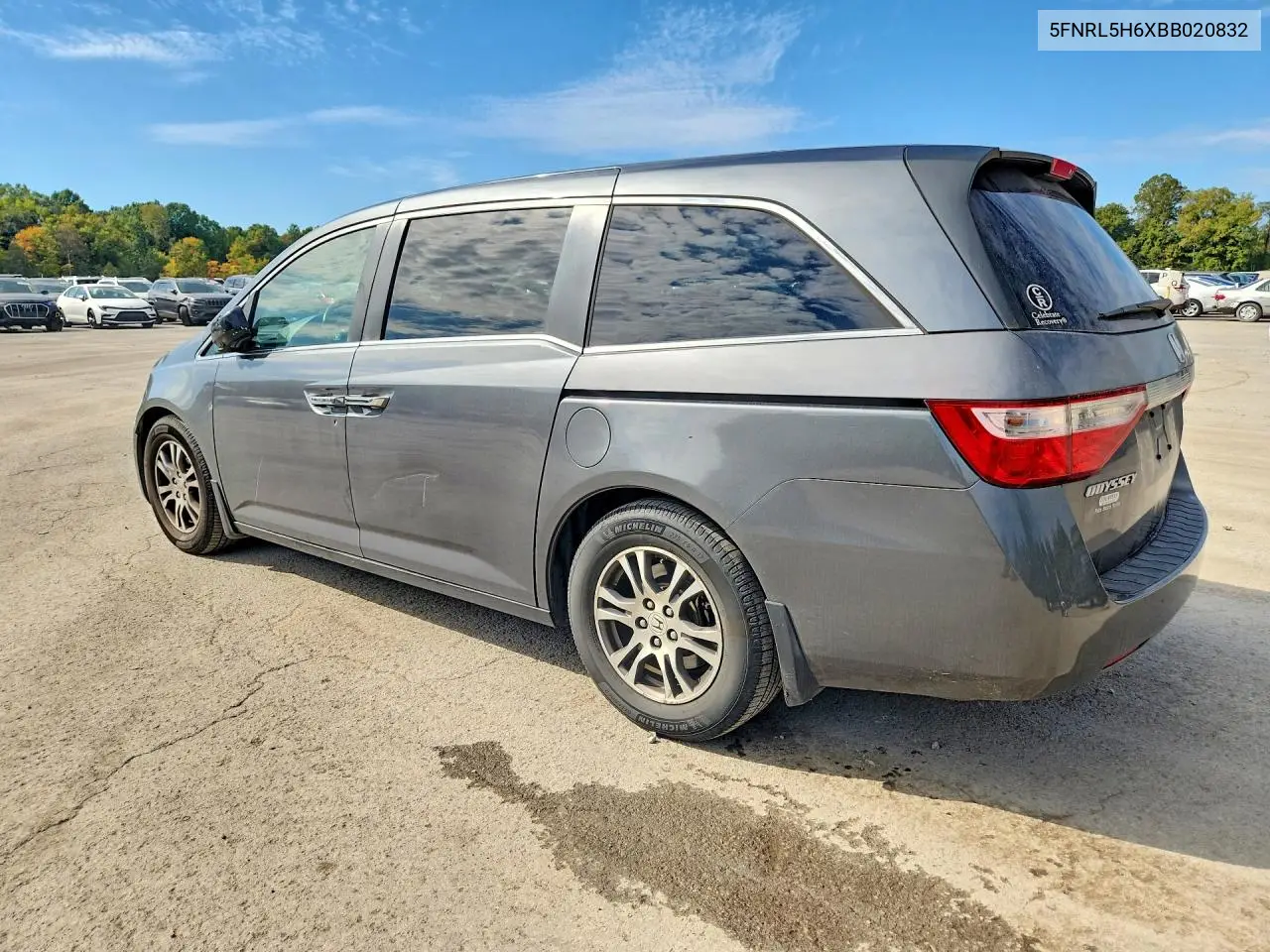 2011 HONDA ODYSSEY VIN 5FNRL5H6XBB020832 — фото 2