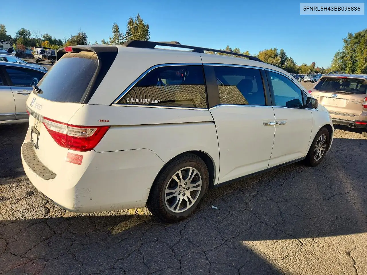 2011 HONDA ODYSSEY VIN 5FNRL5H43BB098836 — фото 3