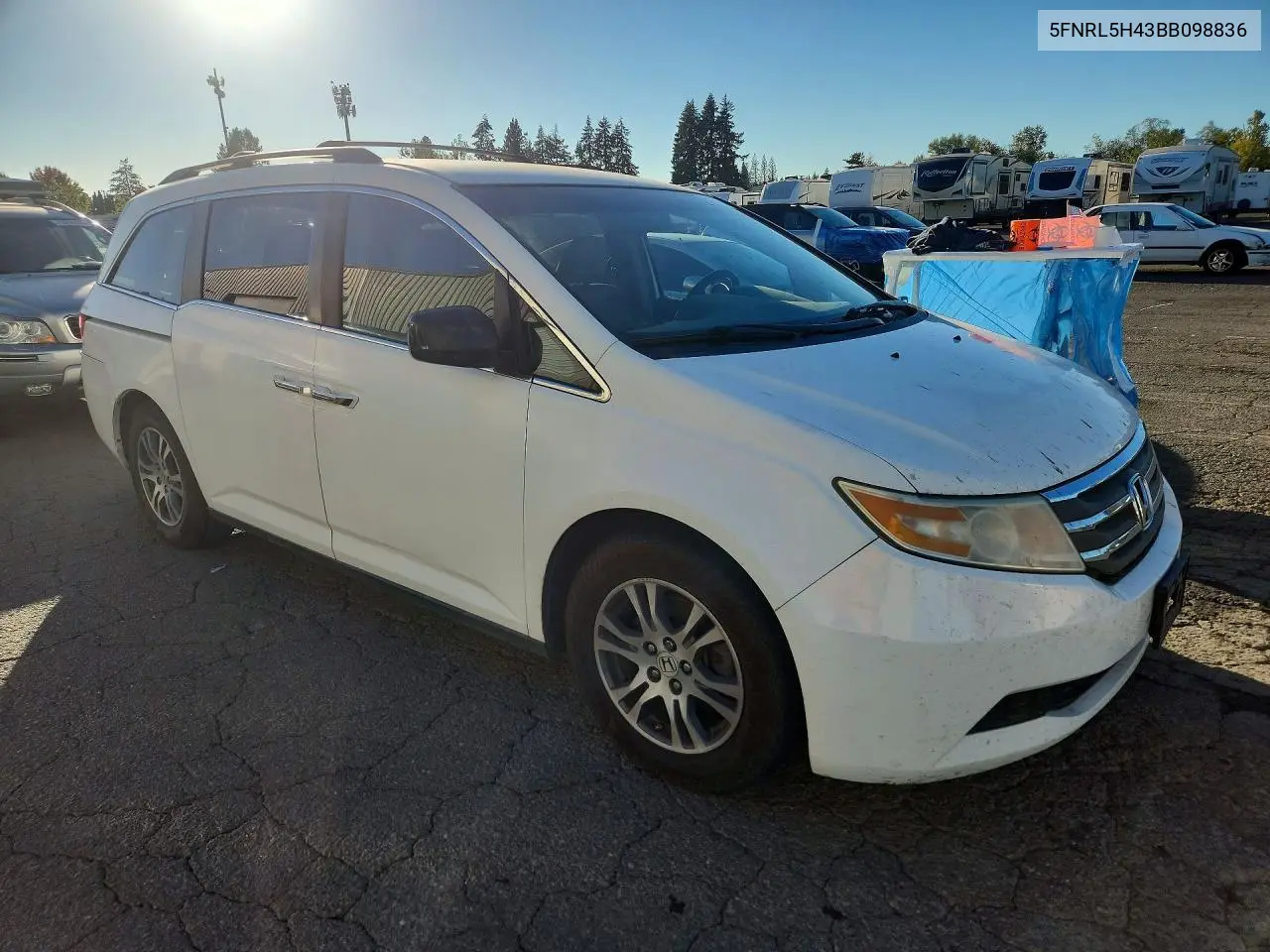 2011 HONDA ODYSSEY VIN 5FNRL5H43BB098836 — фото 4