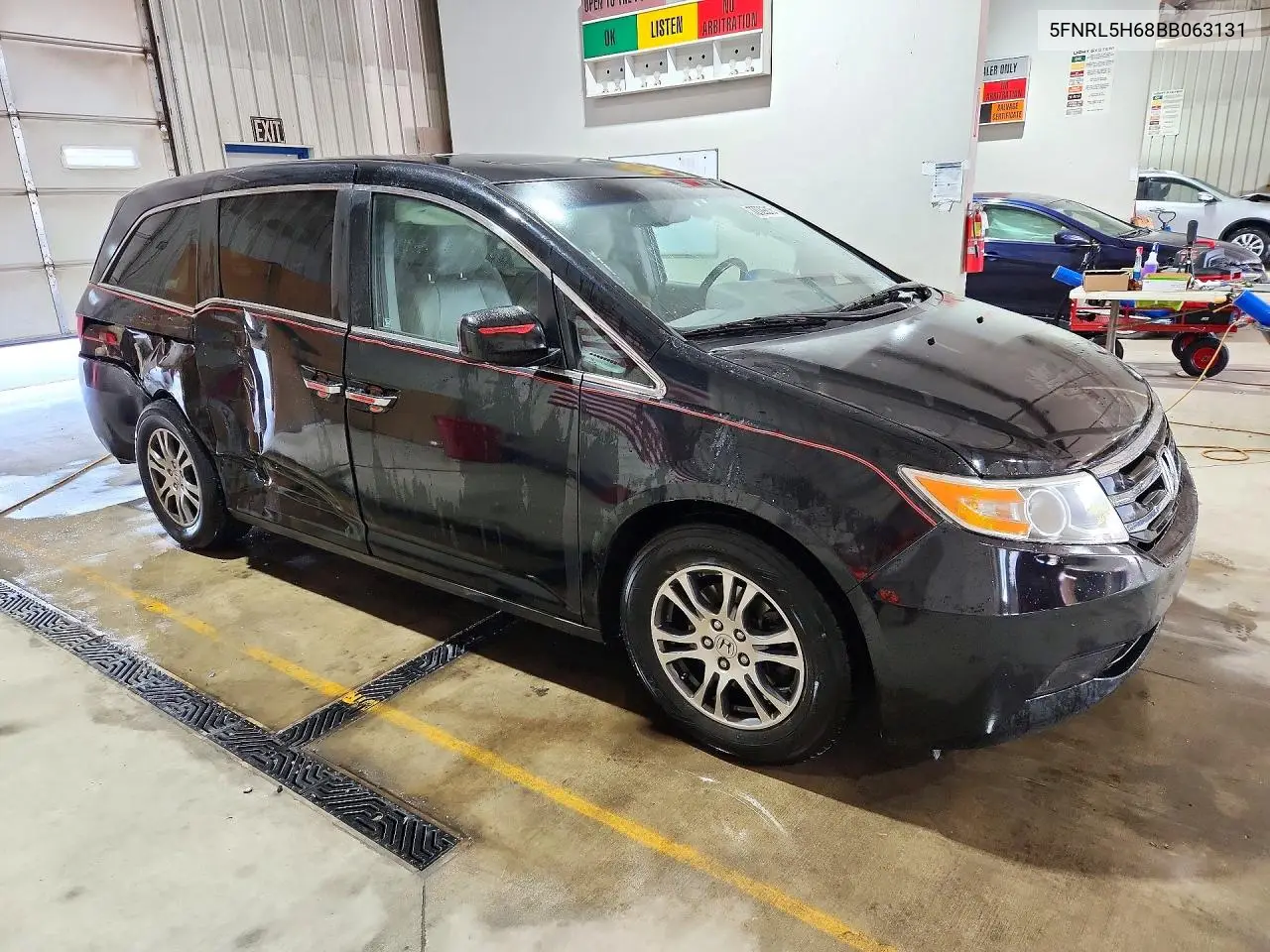 2011 HONDA ODYSSEY VIN 5FNRL5H68BB063131 — фото 4