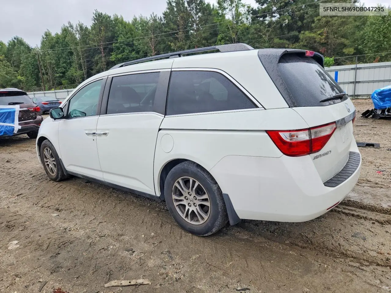 2013 HONDA ODYSSEY VIN 5FNRL5H69DB047295 — фото 2