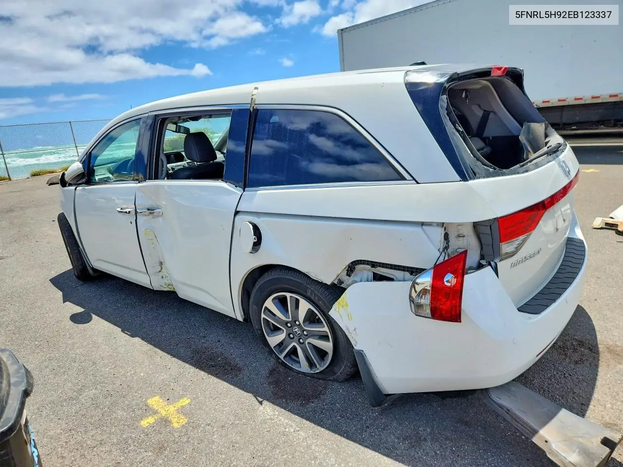 2014 HONDA ODYSSEY VIN 5FNRL5H92EB123337 — фото 2