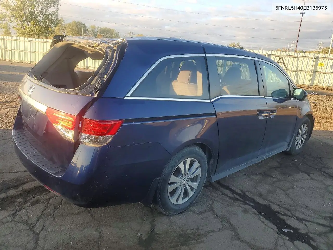 2014 HONDA ODYSSEY VIN 5FNRL5H40EB135975 — фото 3