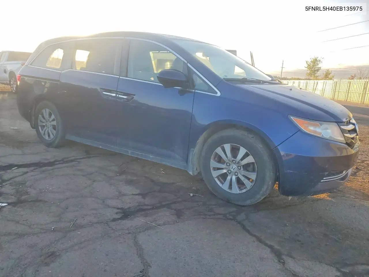 2014 HONDA ODYSSEY VIN 5FNRL5H40EB135975 — фото 4