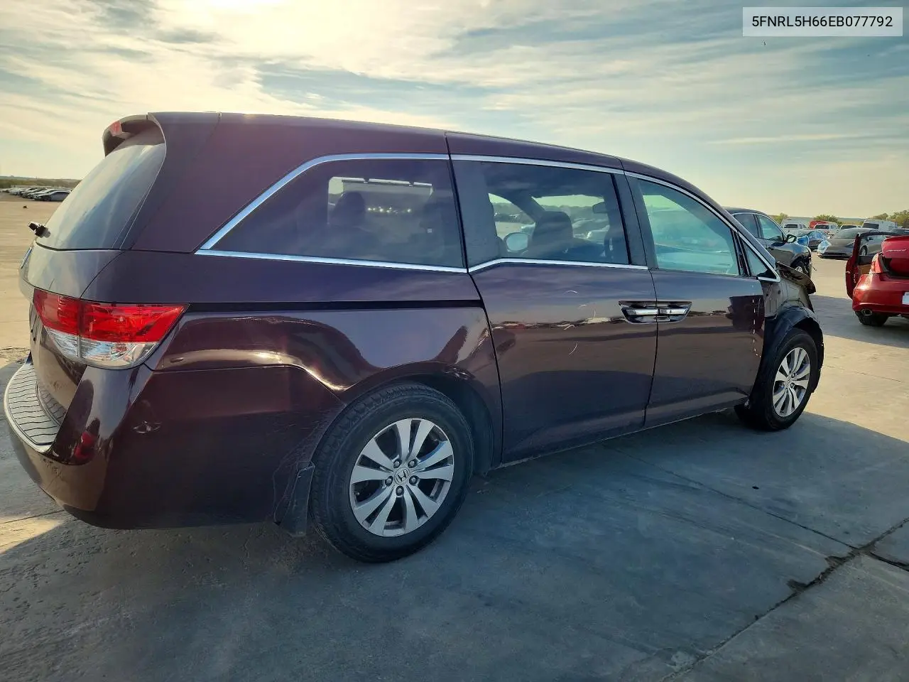 2014 HONDA ODYSSEY VIN 5FNRL5H66EB077792 — фото 4