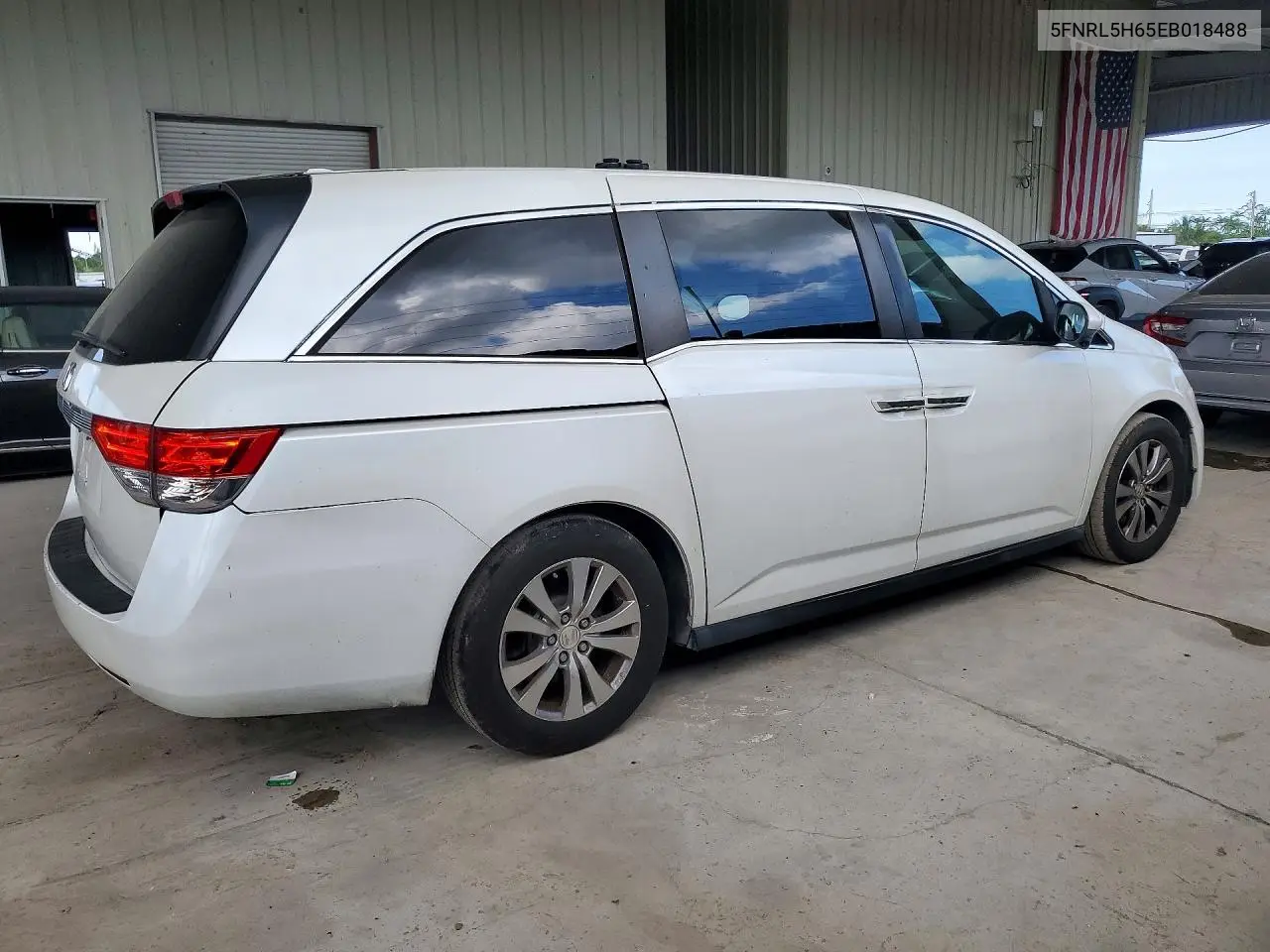 2014 HONDA ODYSSEY VIN 5FNRL5H65EB018488 — фото 3