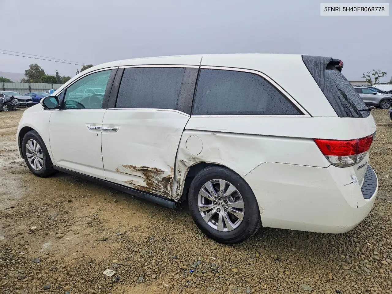 2015 HONDA ODYSSEY VIN 5FNRL5H40FB068778 — фото 2