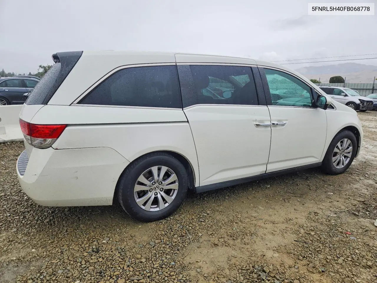 2015 HONDA ODYSSEY VIN 5FNRL5H40FB068778 — фото 3