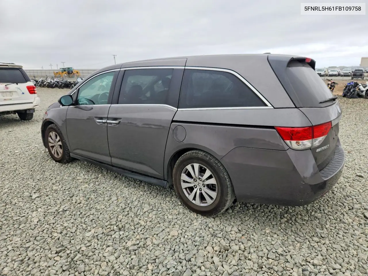 2015 HONDA ODYSSEY VIN 5FNRL5H61FB109758 — фото 2