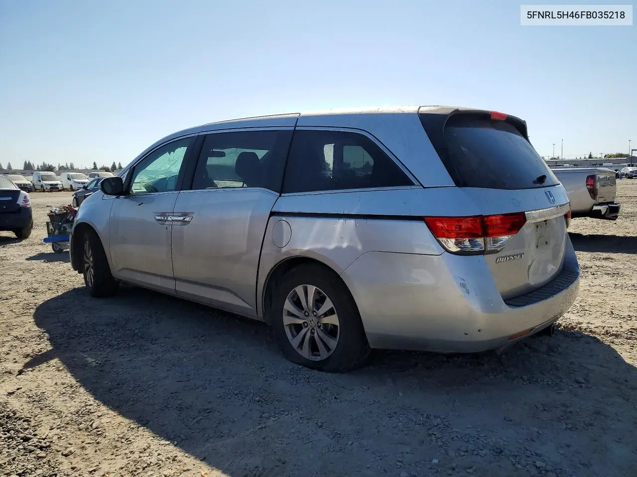 2015 HONDA ODYSSEY VIN 5FNRL5H46FB035218 — фото 2