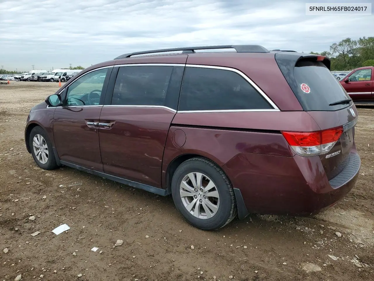 2015 HONDA ODYSSEY VIN 5FNRL5H65FB024017 — фото 2