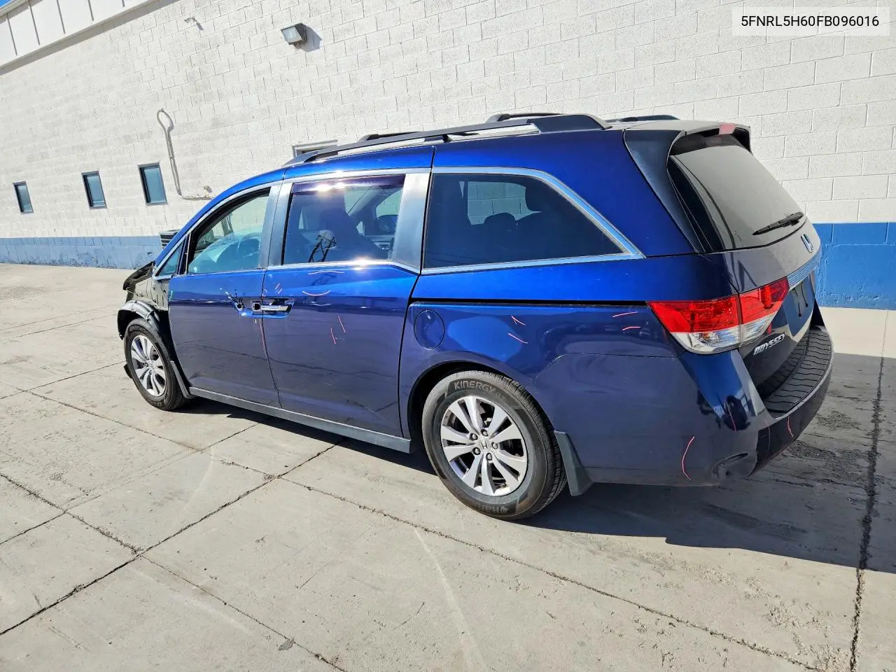 2015 HONDA ODYSSEY VIN 5FNRL5H60FB096016 — фото 2