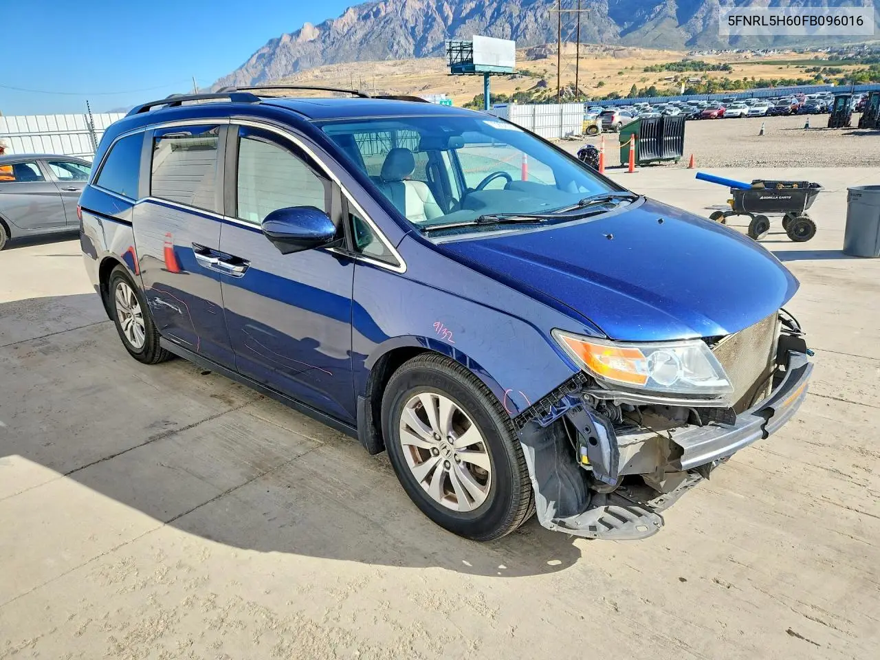 2015 HONDA ODYSSEY VIN 5FNRL5H60FB096016 — фото 4