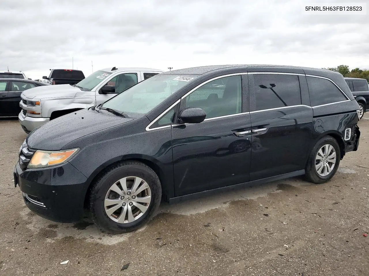 HONDA ODYSSEY 2015, VIN 5FNRL5H63FB128523