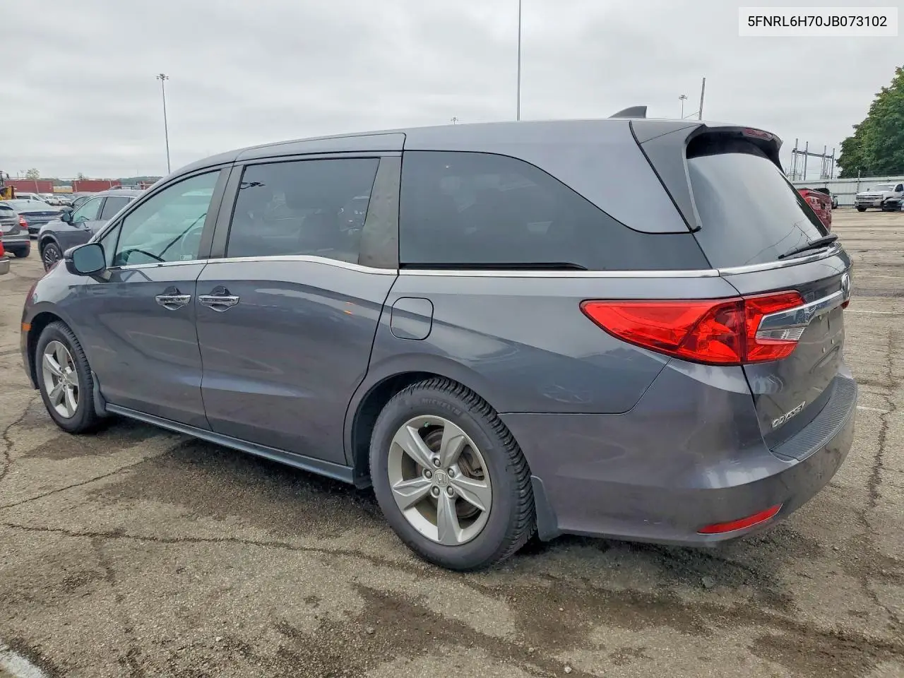 2018 HONDA ODYSSEY VIN 5FNRL6H70JB073102 — фото 2