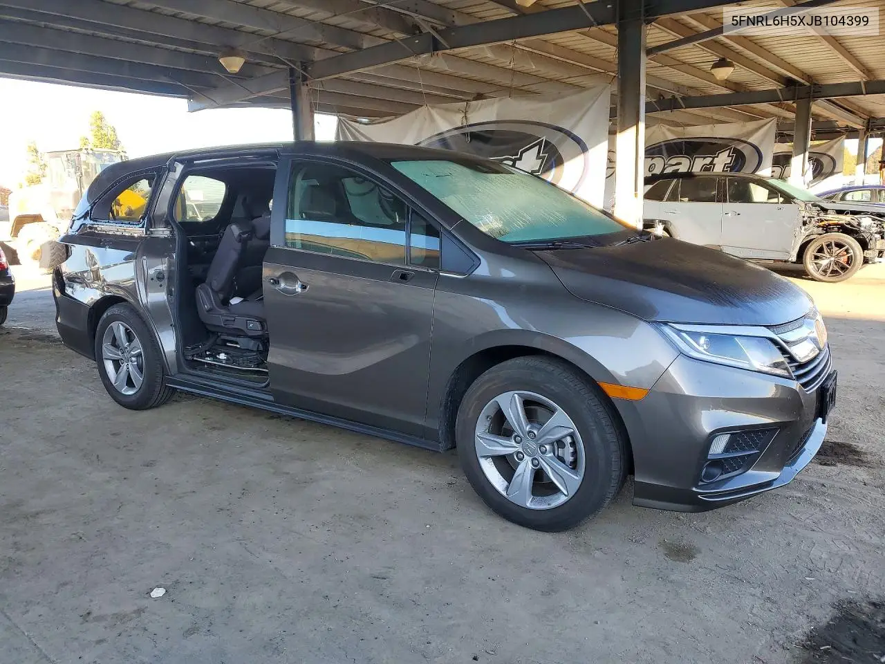 2018 HONDA ODYSSEY VIN 5FNRL6H5XJB104399 — фото 4