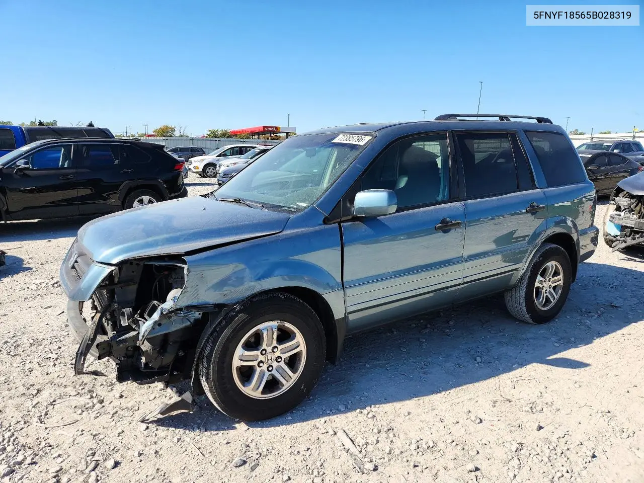 HONDA PILOT 2005, VIN 5FNYF18565B028319