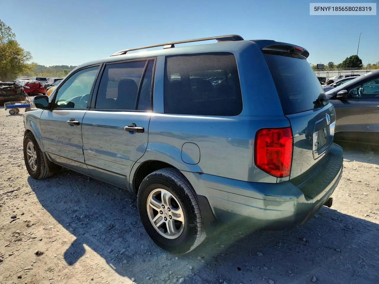 2005 HONDA PILOT VIN 5FNYF18565B028319 — фото 2