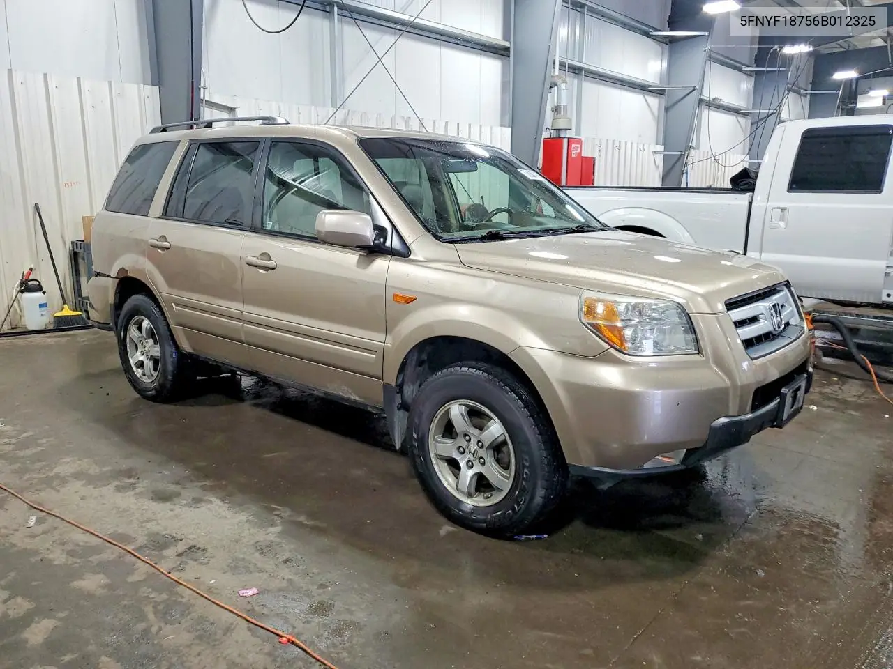 2006 HONDA PILOT VIN 5FNYF18756B012325 — фото 4