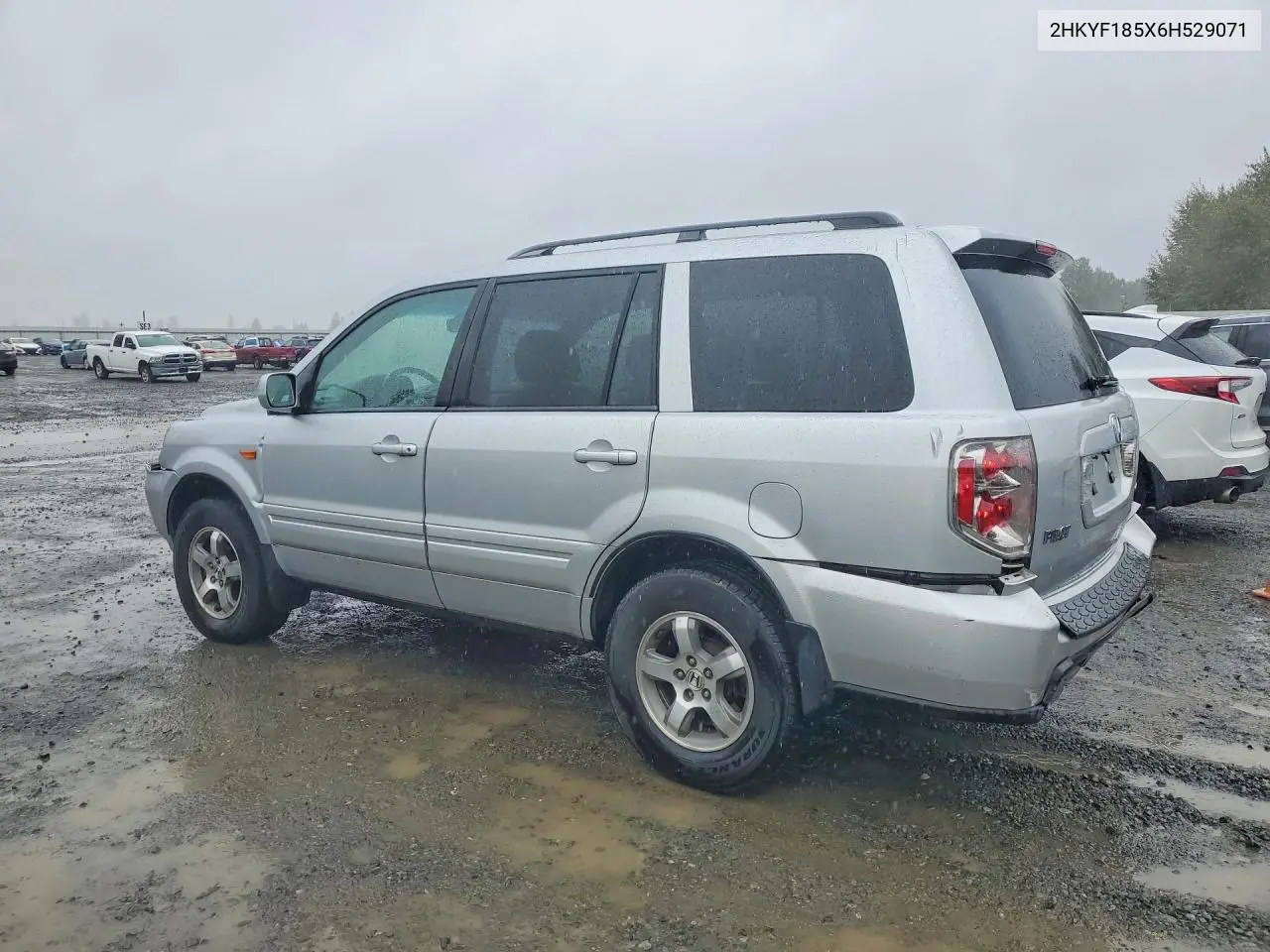 2006 HONDA PILOT VIN 2HKYF185X6H529071 — фото 2