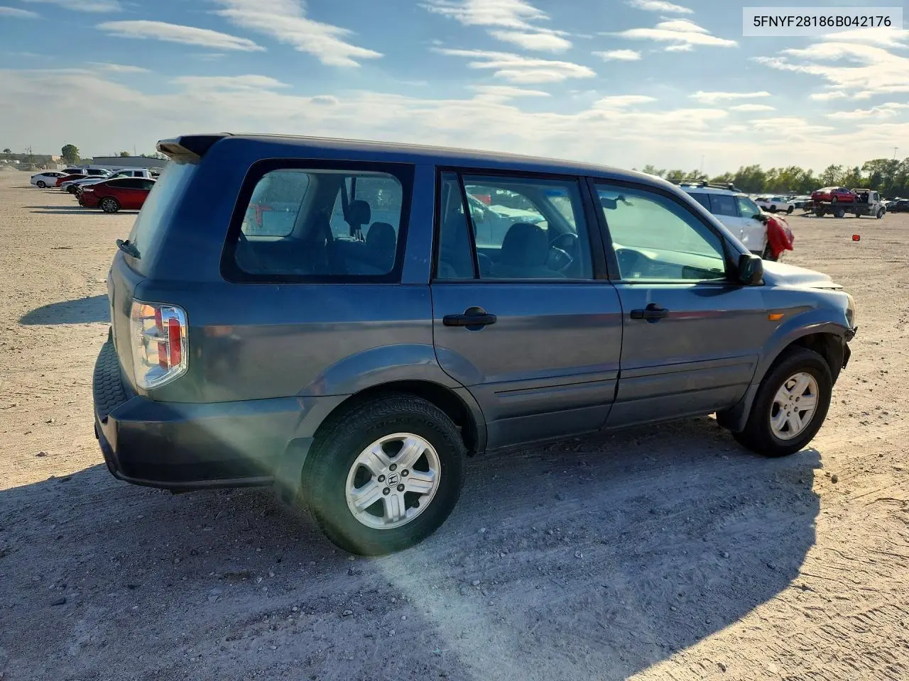2006 HONDA PILOT VIN 5FNYF28186B042176 — фото 3