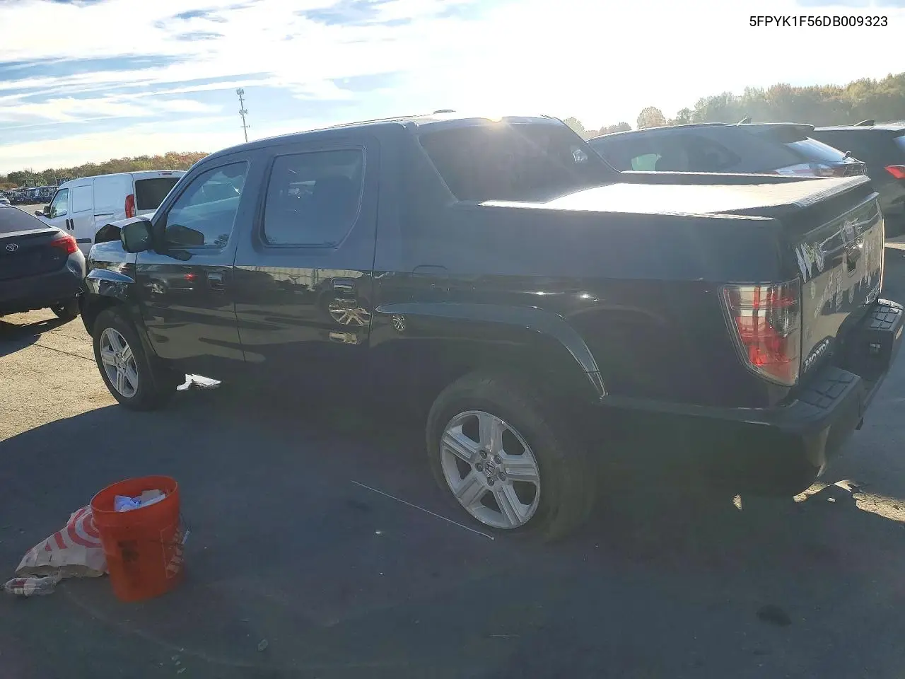 2013 HONDA RIDGELINE VIN 5FPYK1F56DB009323 — фото 2