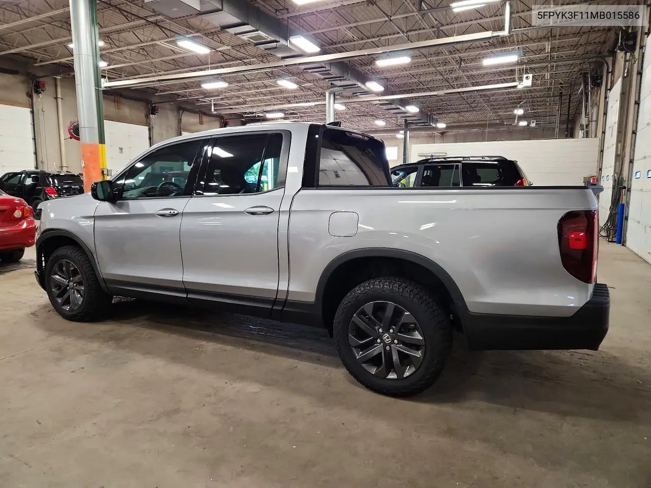 2021 HONDA RIDGELINE VIN 5FPYK3F11MB015586 — фото 2