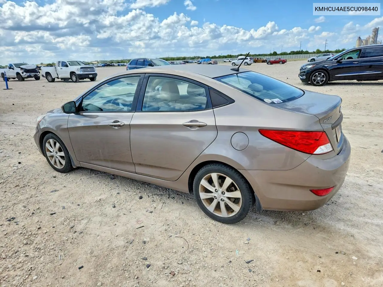 2012 HYUNDAI ACCENT VIN KMHCU4AE5CU098440 — фото 2