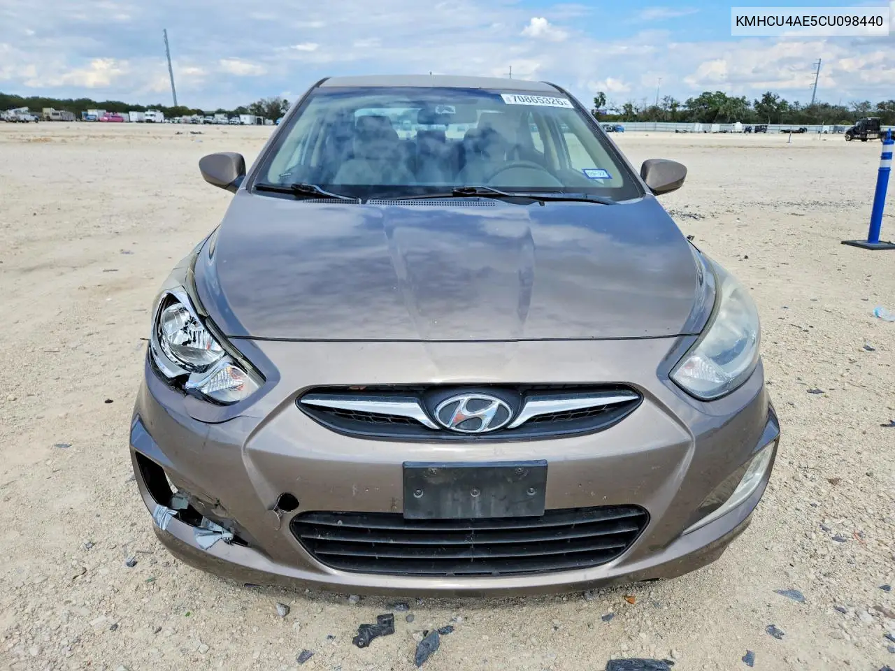 2012 HYUNDAI ACCENT VIN KMHCU4AE5CU098440 — фото 5