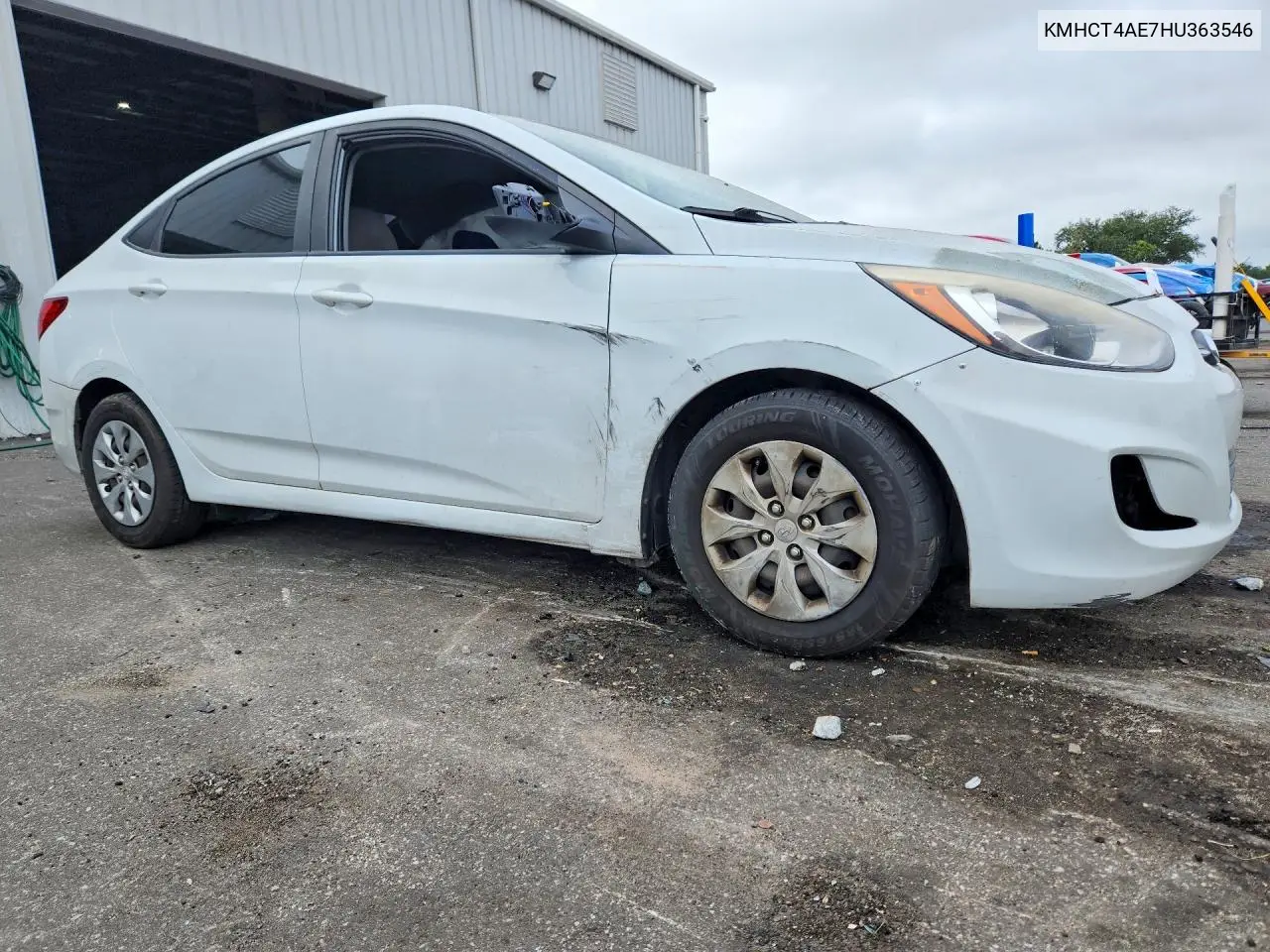 2017 HYUNDAI ACCENT VIN KMHCT4AE7HU363546 — фото 4