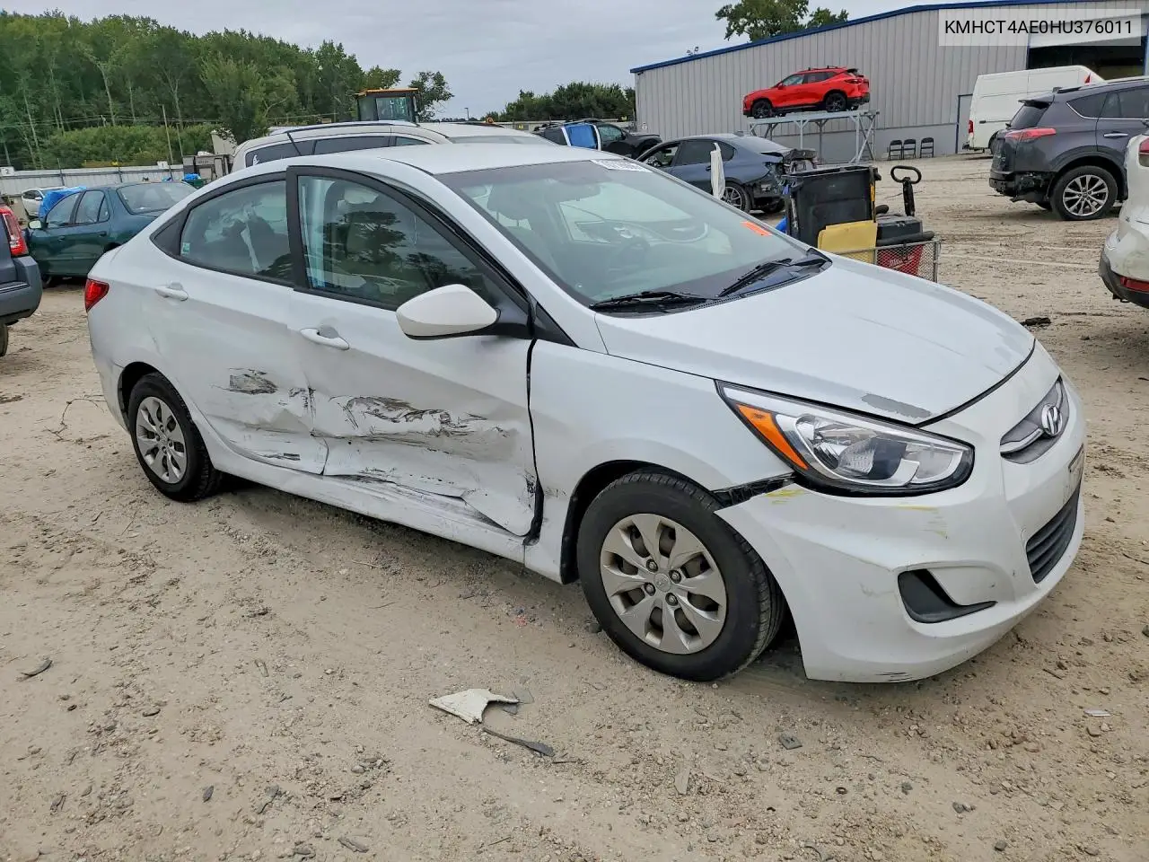 2017 HYUNDAI ACCENT VIN KMHCT4AE0HU376011 — фото 4