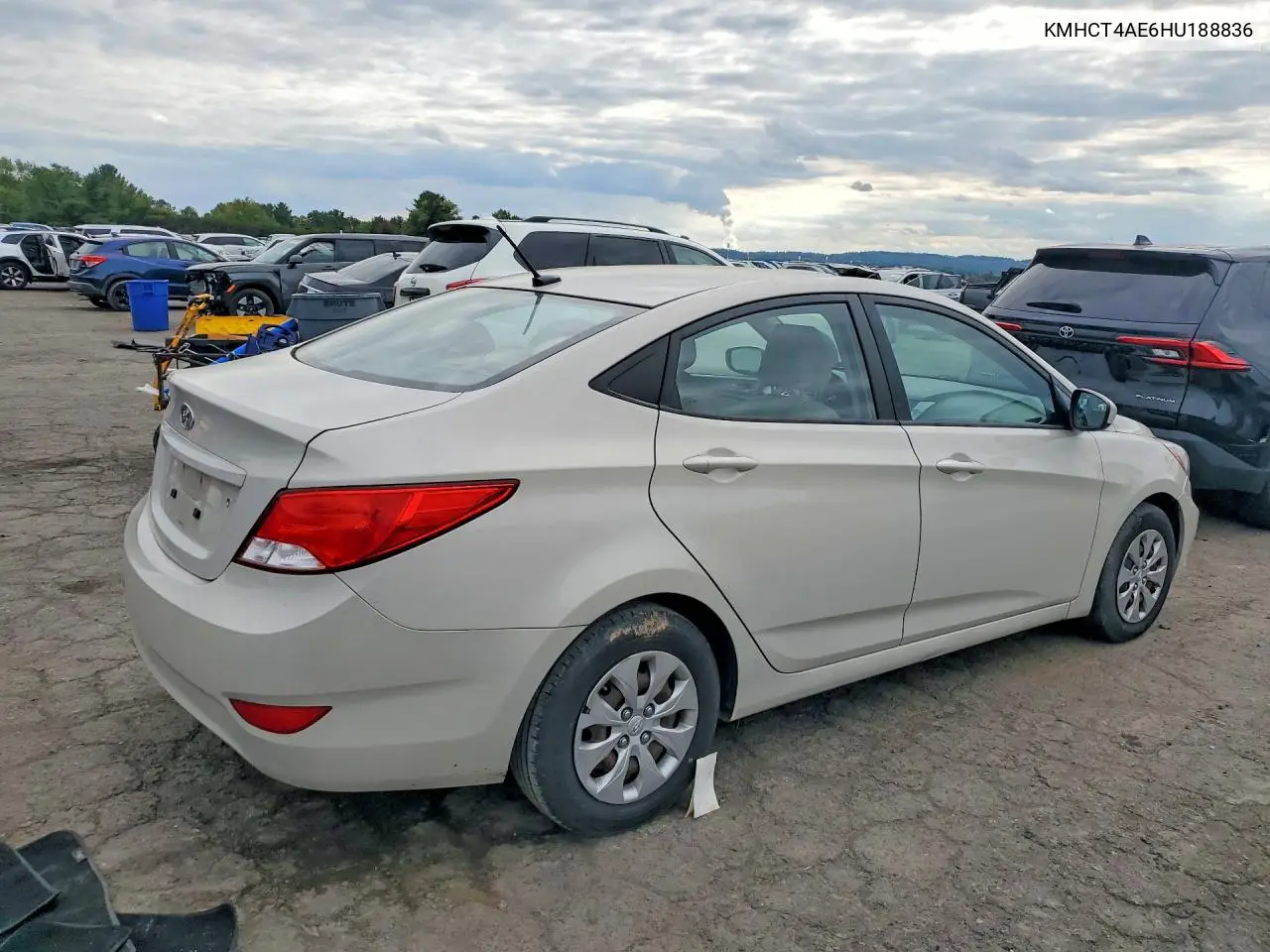 2017 HYUNDAI ACCENT VIN KMHCT4AE6HU188836 — фото 3