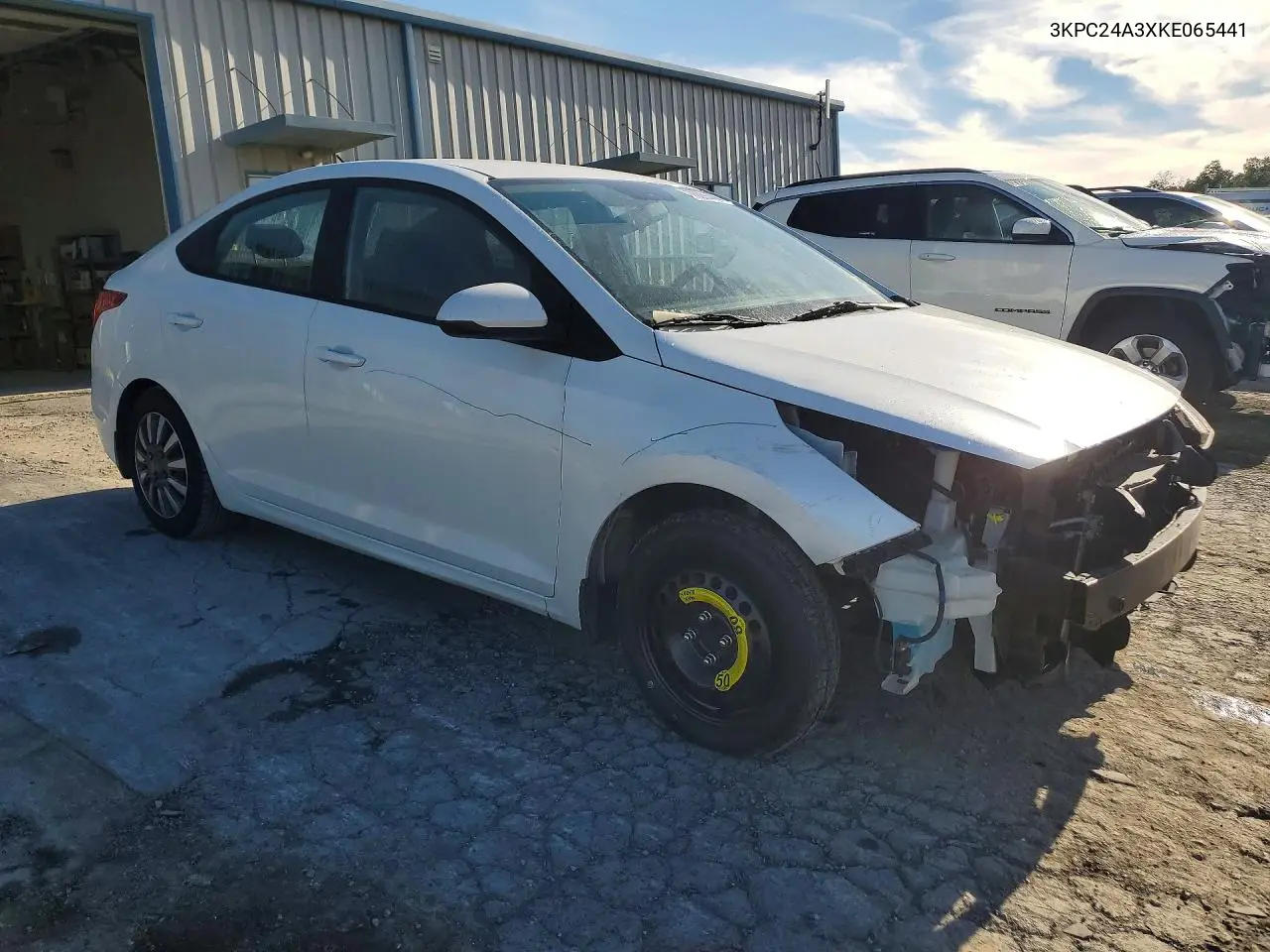 2019 HYUNDAI ACCENT VIN 3KPC24A3XKE065441 — фото 4