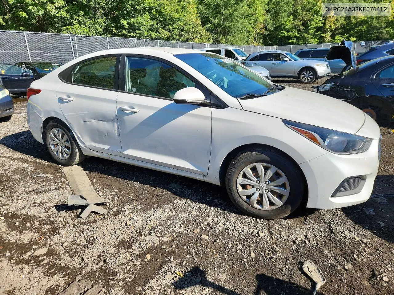 2019 HYUNDAI ACCENT VIN 3KPC24A33KE076412 — фото 4