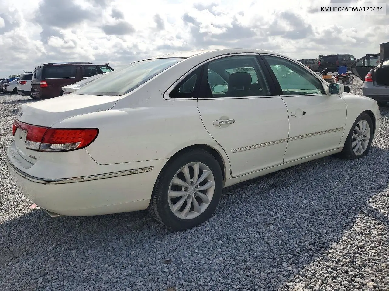 2006 HYUNDAI AZERA VIN KMHFC46F66A120484 — фото 3