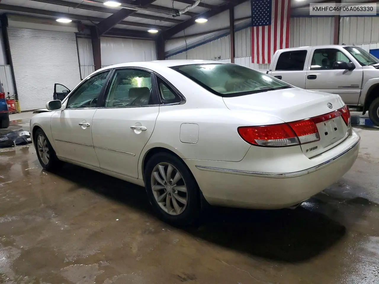 2006 HYUNDAI AZERA VIN KMHFC46F06A063330 — фото 2