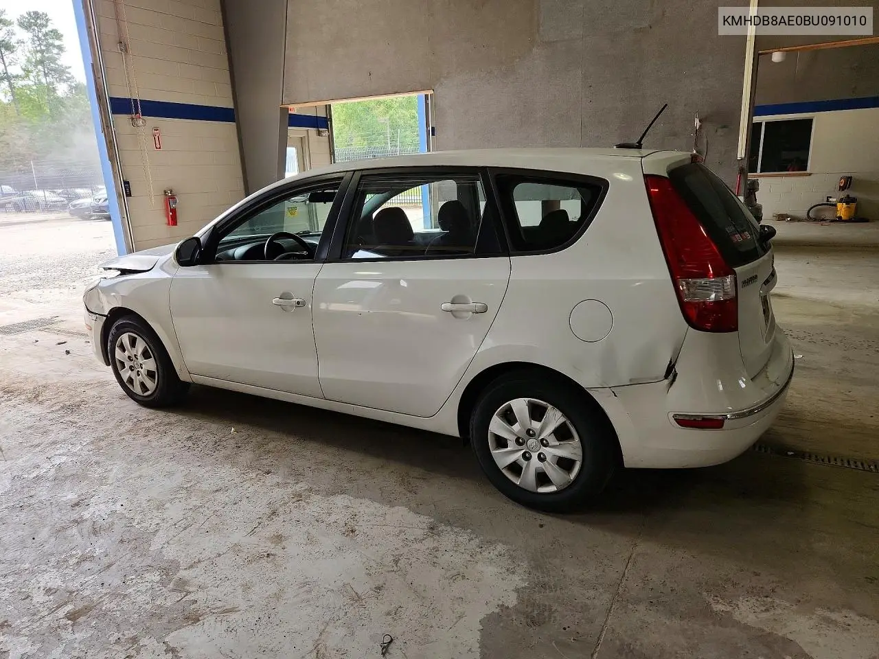 2011 HYUNDAI ELANTRA VIN KMHDB8AE0BU091010 — фото 2